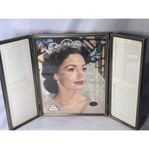 Vintage 1960s TriFold Folding Picture Frame 8x10 Center original stock display